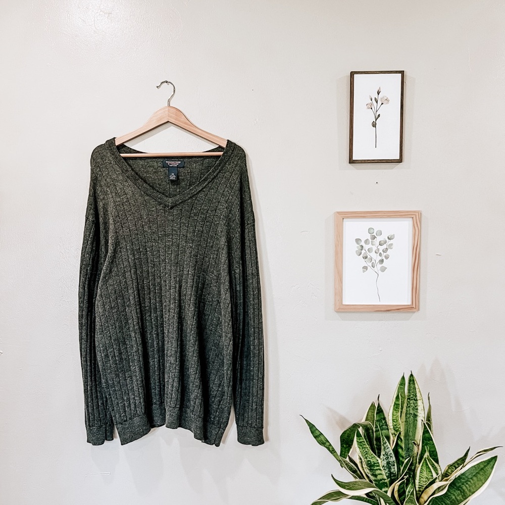 Roundtree and Yorke wool and cotton gray ribbed sweater